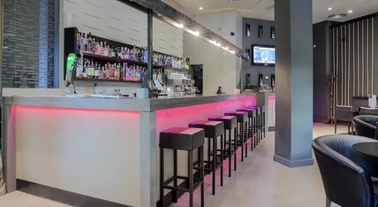 Bar, Ultonia, Costa Brava