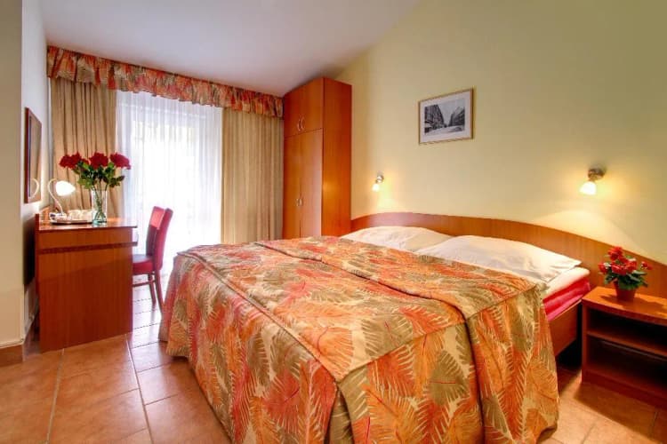 DOUBLE STANDARD Room, Seifert, Prague