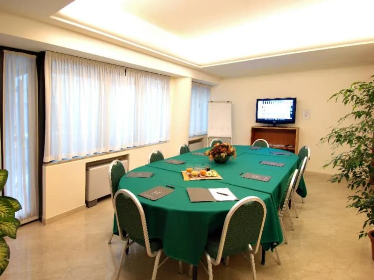 Conferences, Hotel Des Etrangers, Milan