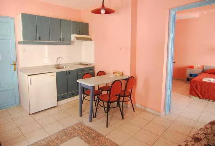 Room, Akdeniz, Izmir