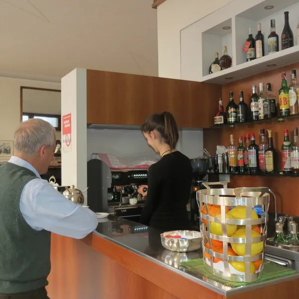 Bar, Tre Re, Milan