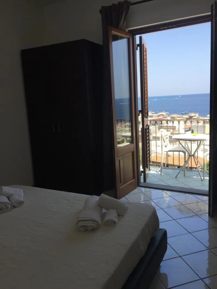 Double or Twin SEA VIEW WITH BALCONY Room, Hotel La Zagara, Catania