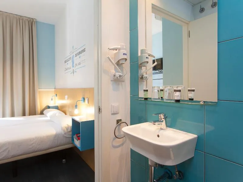 DOUBLE INNER Room, Ramblas by Pillow, Barcelona