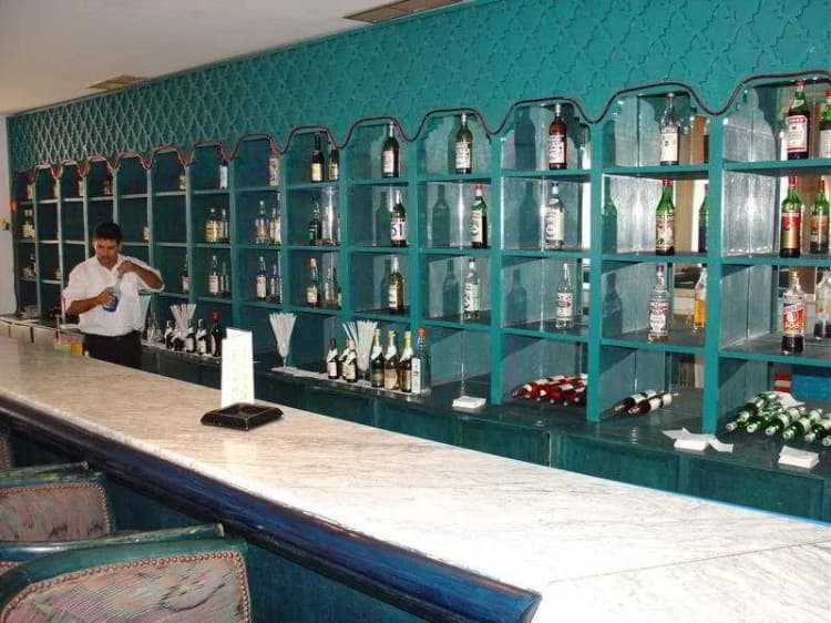 Bar, Menara, Tunisia