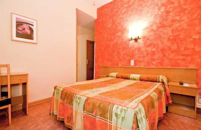 DOUBLE SINGLE USE STANDARD Room, Oporto, Madrid