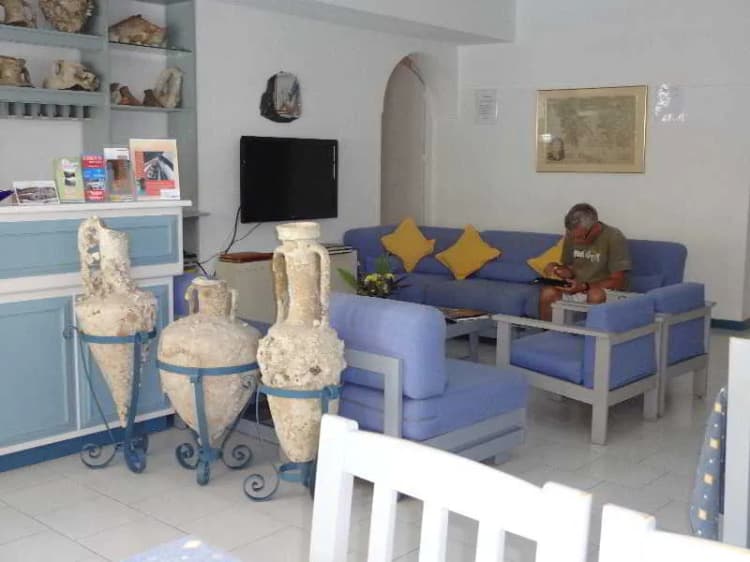 Lobby, Remezzo, Samos