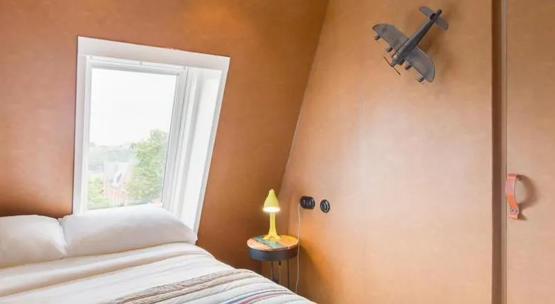 DOUBLE STANDARD Room, Max Brown Htl Museum Sq, part of Sircle Collection, Amsterdam