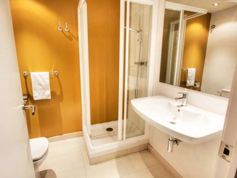 Room, Viana, Barcelona