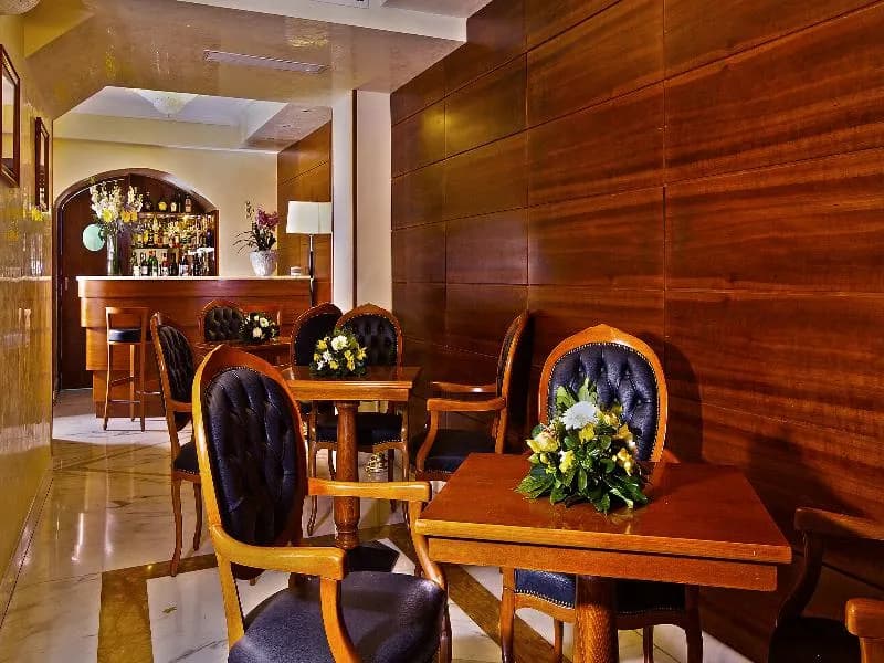 Bar, Palazzo Turchini, Naples