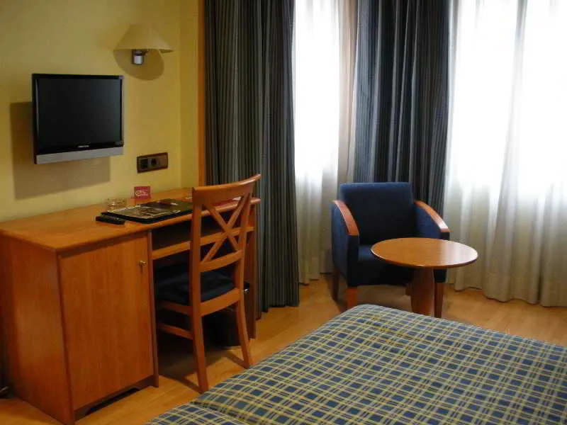 DOUBLE SINGLE USE STANDARD Room, II Castillas Madrid, Madrid
