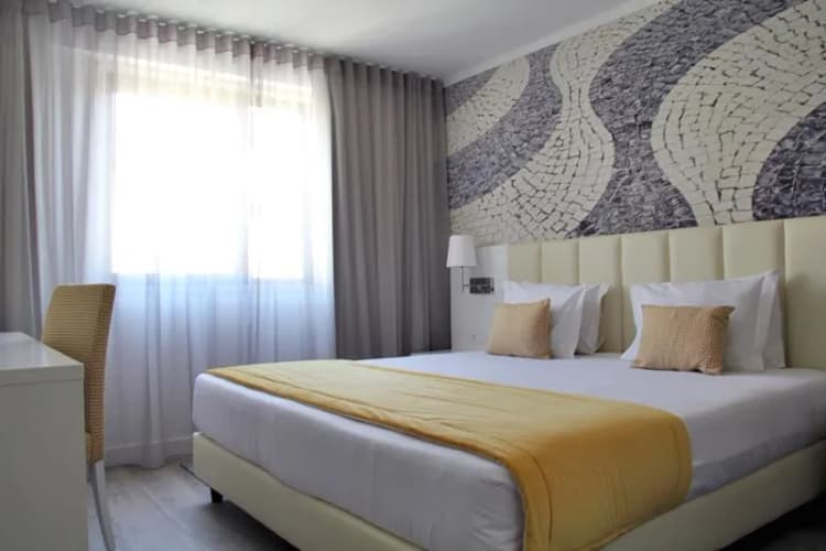DOUBLE STANDARD Room, Masa Hotel Almirante, Lisbon