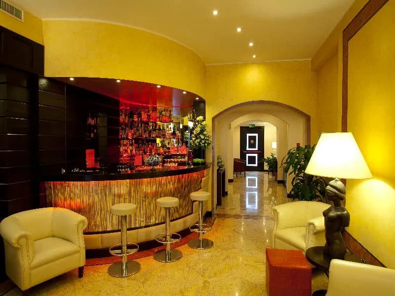 Bar, Silver, Milan