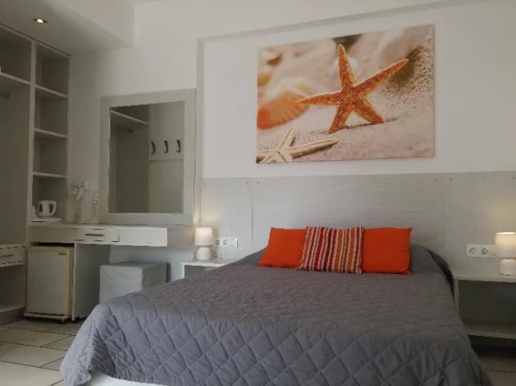 Double or Twin STANDARD Room, Brothers Hotel, Santorini