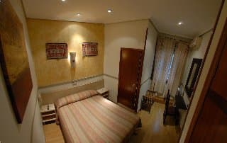 Exterior, Hostal La Plata, Madrid