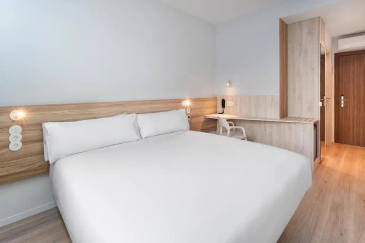 DOUBLE STANDARD Room, B&B Hotel Lisboa Oeiras, Lisbon