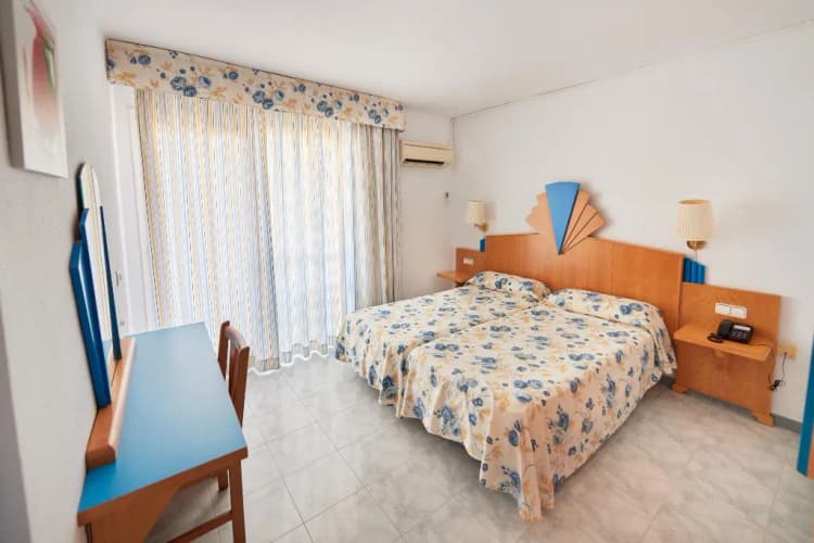 Double or Twin STANDARD Room, Checkin Blanes, Costa Brava