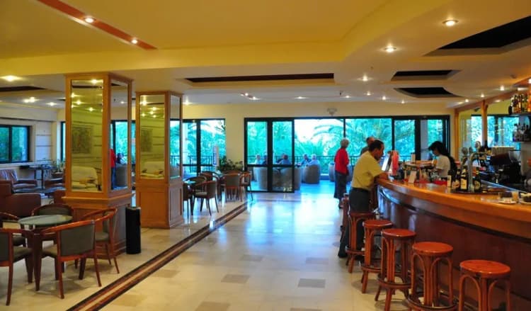 Bar, Mare Monte Beach, Crete