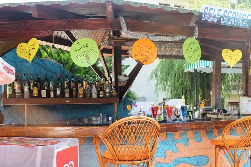 Bar, Mavi Belce, Dalaman