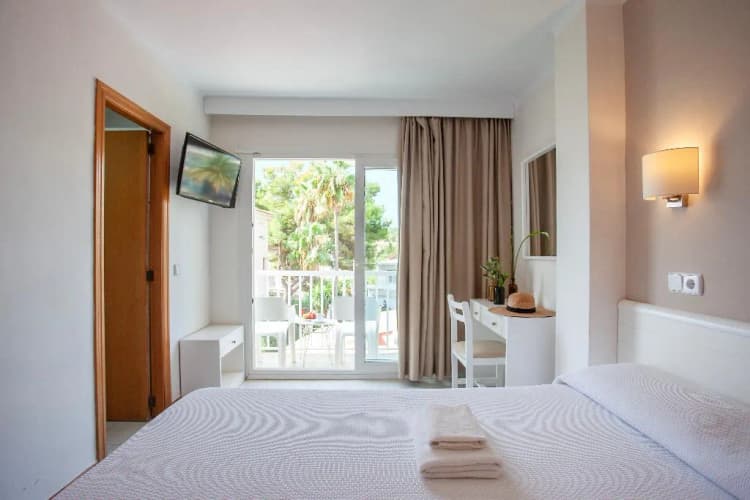 Double or Twin CAPACITY 1 Room, Hostal Residencia Sutimar, Majorca