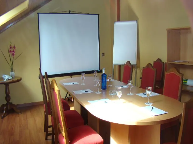 Conferences, Dos Castillas, Madrid