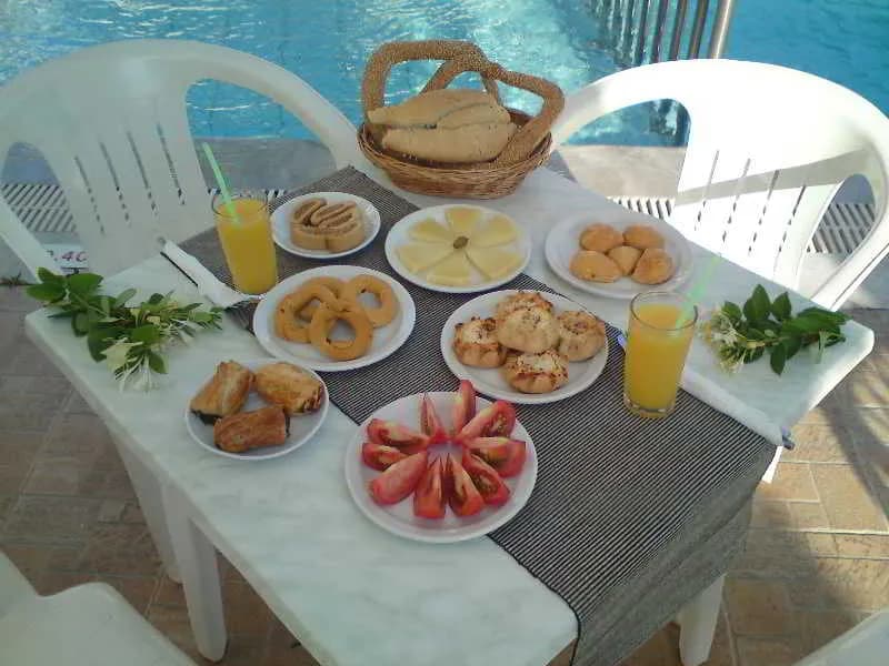 Bar, Sunshine Studios & Apartments, Crete