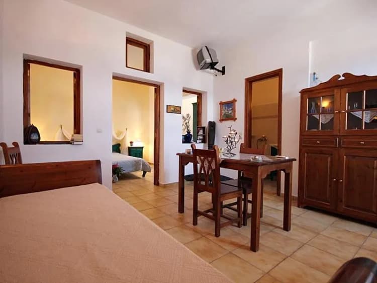 General view, Vrachia Studios & Apartments, Santorini