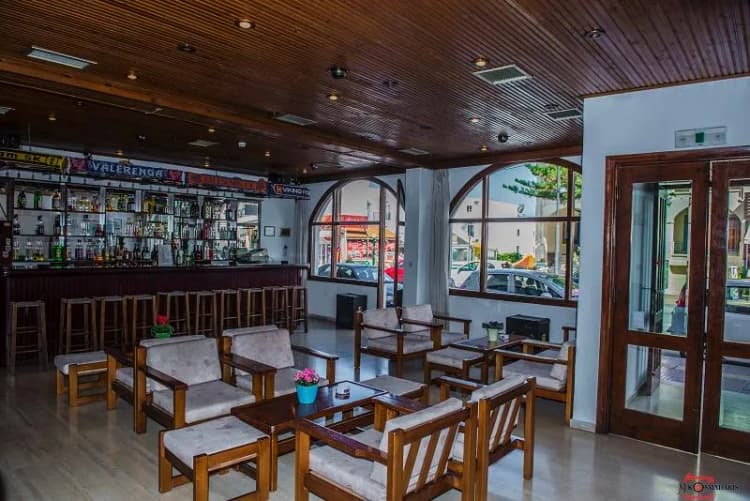 Bar, Velissarios, Crete
