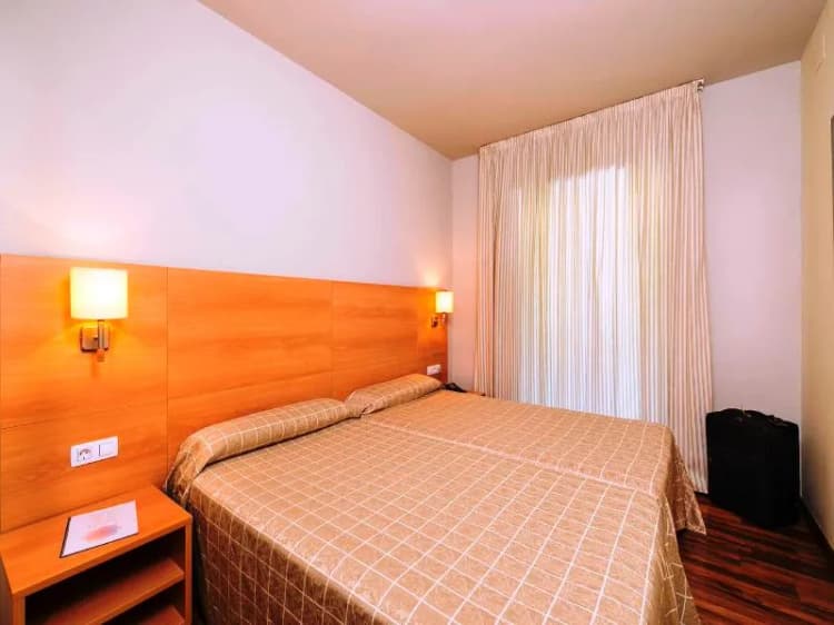 APARTMENT CAPACITY 2 Room, Guitart La Molina Aparthotel & Spa, Costa Brava