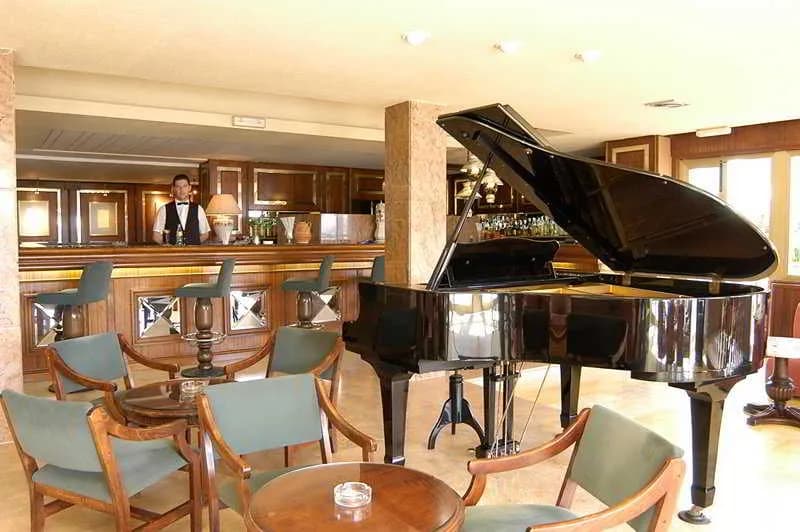 Bar, R2 Lago Playa Park, Majorca