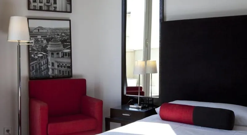 DOUBLE SINGLE USE STANDARD Room, Quatro Puerta del Sol, Madrid