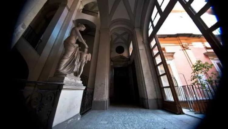 General view, Palazzo Ruffo di Bagnara, Naples