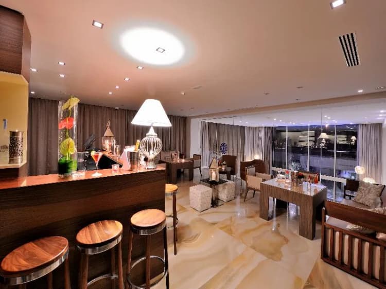 Bar, Kenzi Sidi Maarouf Hotel, Casablanca