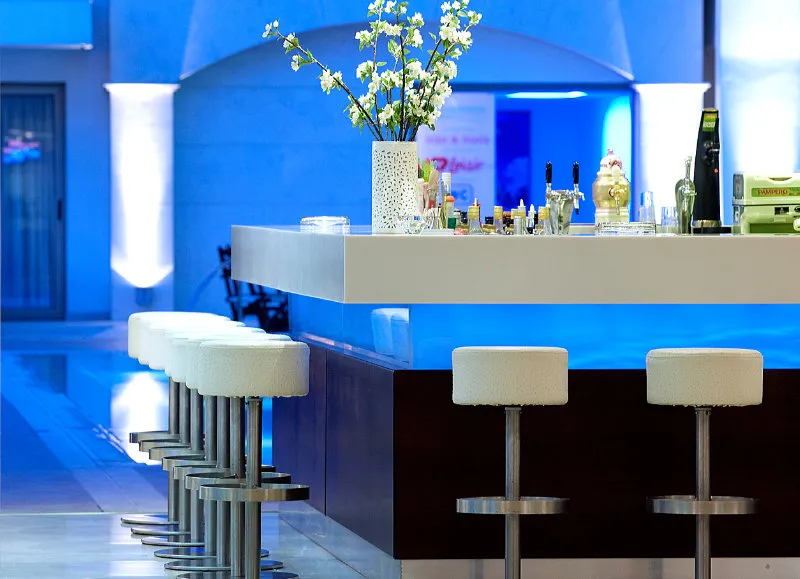 Bar, Albatros, Crete