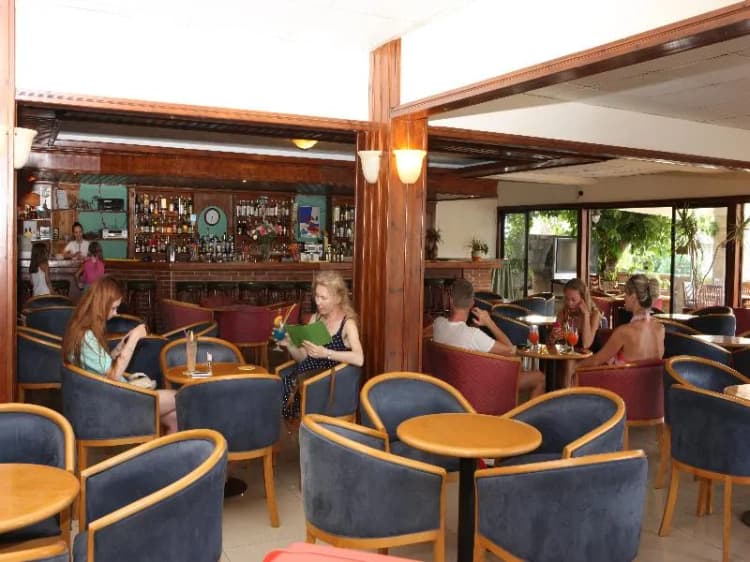 Bar, Veronica, Cyprus