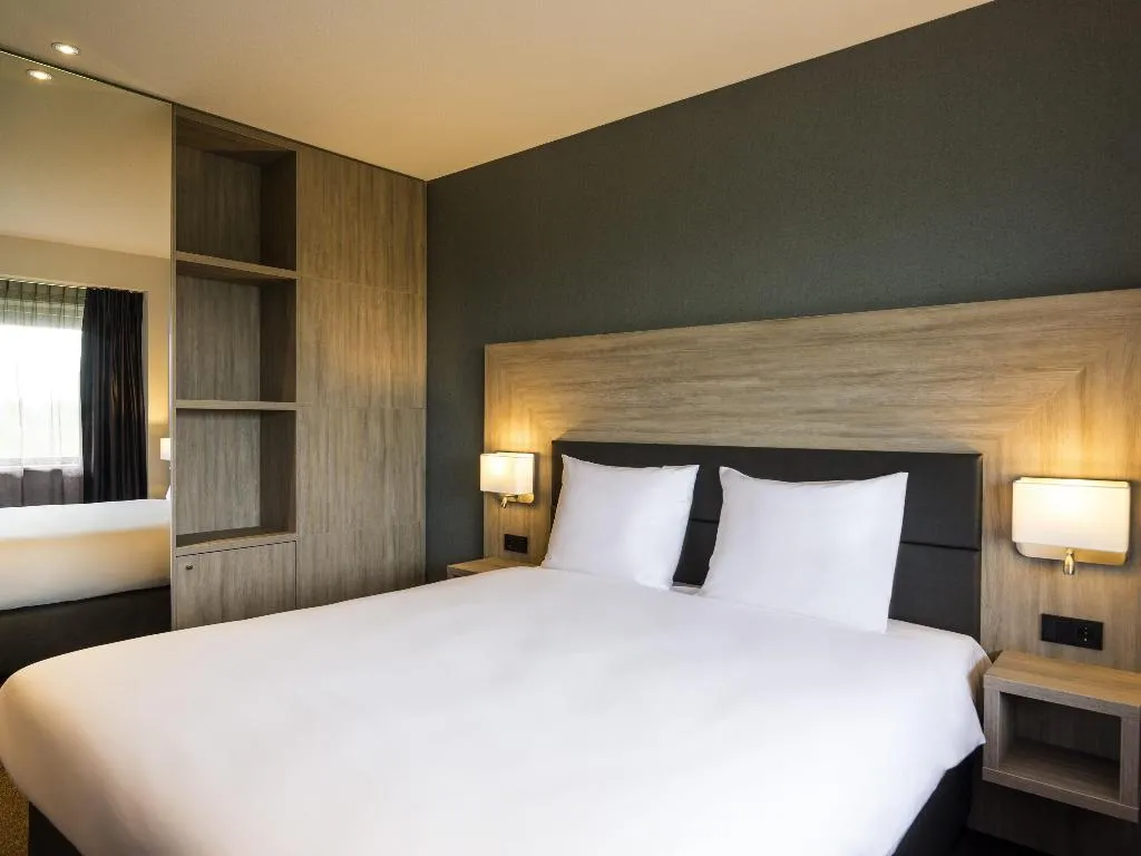 APARTMENT ONE BED Room, Aparthotel Adagio Amsterdam City South, Amsterdam