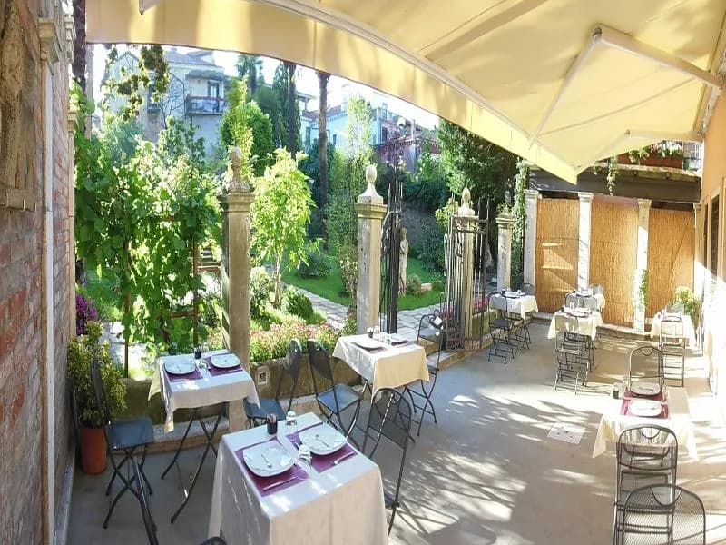 Bar, Sant Antonin, Venice