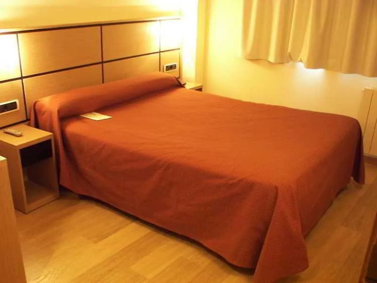DOUBLE STANDARD Room, Doña Lola, Valencia