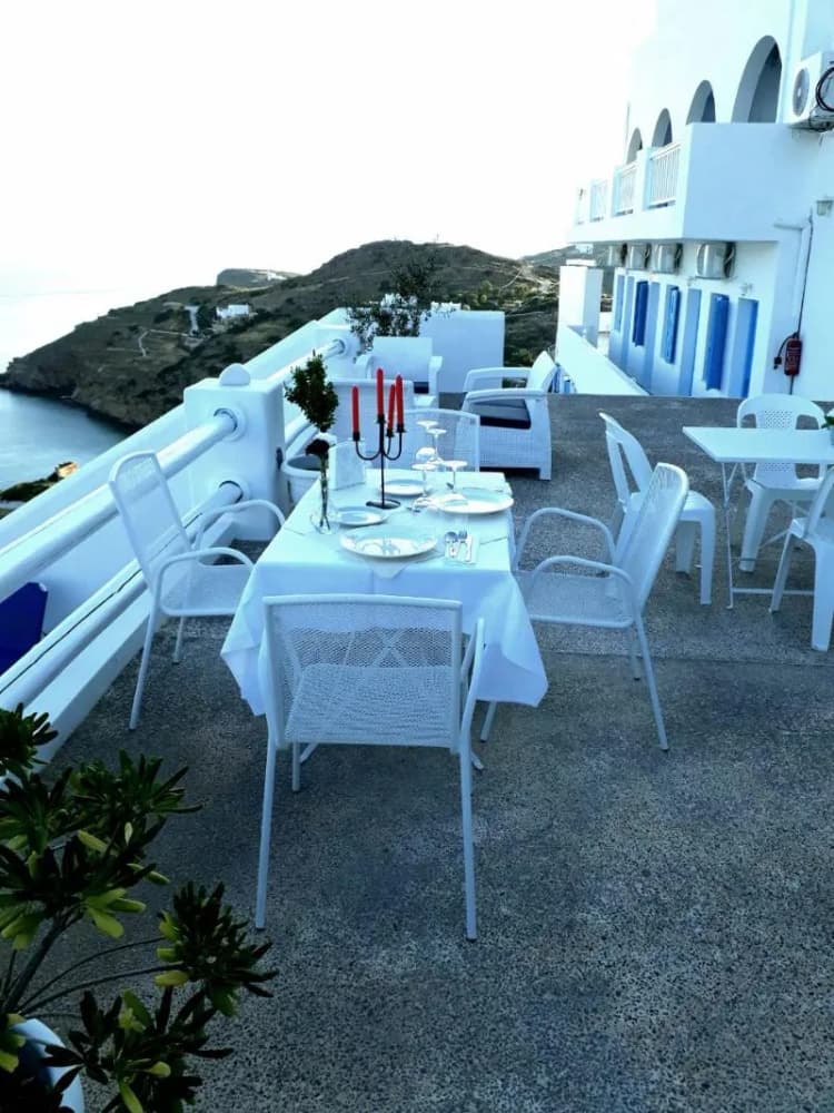 Bar, Petradi, Santorini