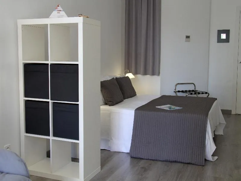 DOUBLE SINGLE USE STANDARD Room, Aparthotel Atenea Calabria, Barcelona