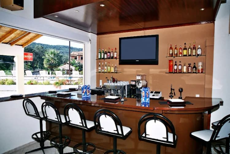 Bar, Prassino Nissi, Corfu