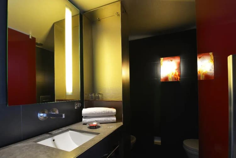 DOUBLE BASIC Room, Soho, Barcelona