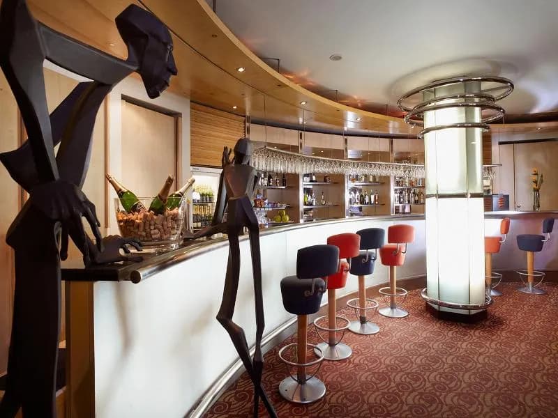 Bar, Orea Hotel Pyramida, Prague