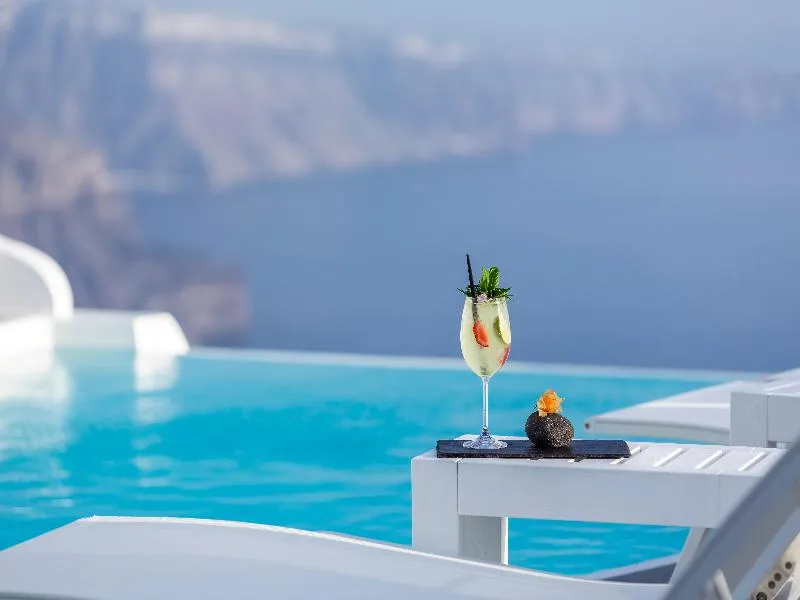 Bar, Katikies Chromata Santorini - The Leading Hotels, Santorini