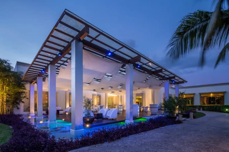 Bar, BlueBay Grand Esmeralda, Playa Del Carmen