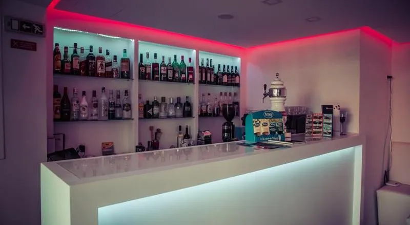 Bar, Residencial Vila Camacho, Madeira