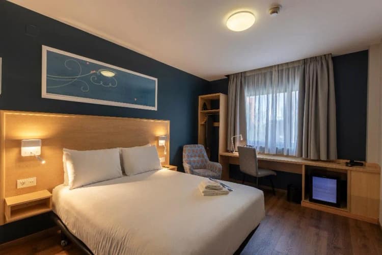 DOUBLE CAPACITY 1 Room, Travelodge Madrid Arturo Soria, Madrid