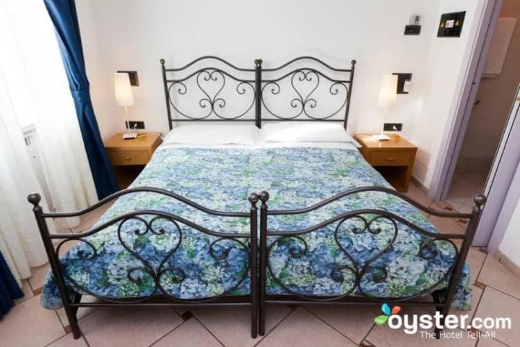 APARTMENT TWO BEDROOMS ONE BATHROOM Room, In Riva Al Lago, Milan