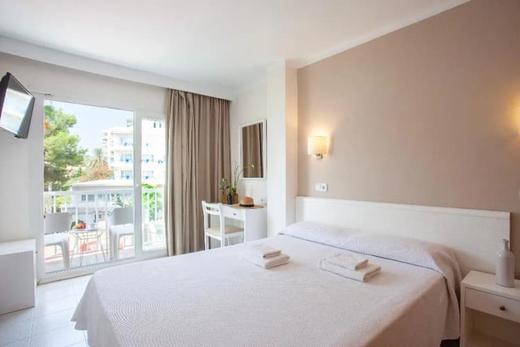 Double or Twin CAPACITY 1 Room, Hostal Residencia Sutimar, Majorca
