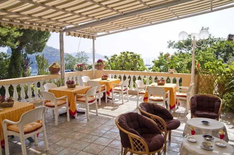 Bar, Giardino delle Ninfe e la Fenice, Naples