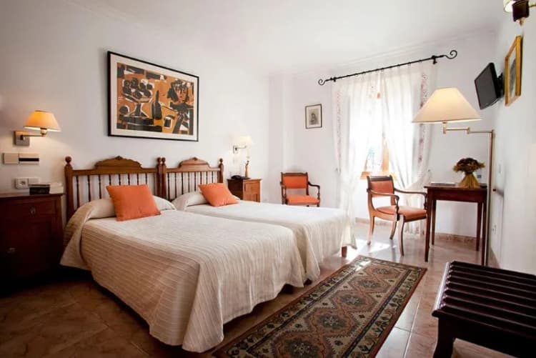Double or Twin STANDARD Room, L'Hostal, Majorca